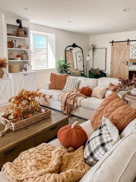 Fall Apartment Decor, Dekorasi Halloween, Fall Room Decor, Fall Living Room Decor, Fall Living Room, Cozy Fall Decor, Fall Decor Inspiration, Interior Vintage, Pumpkin Pillows