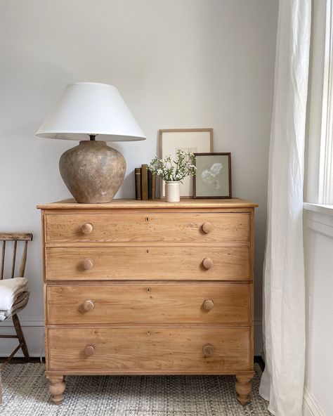 saying I’m obsessed with this lamp is an understatement! perfect for an antique pine dresser Dresser Bedroom Aesthetic, Natural Wood Dresser, Shoppe Amber Interiors, Amber Interiors, Dresser Decor, Decoration Inspiration, Calabria, Bedroom Aesthetic, Home N Decor