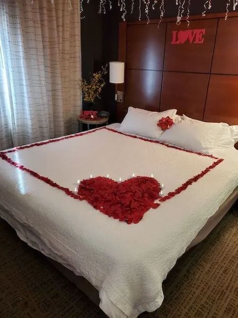 Room Decor For Romantic Night, Wedding Couple Room Decoration, Room Decor Bedroom Couple Romantic, Romantic Room Decoration For Him, Hotel Valentines Day Room, First Night Room Decoration Romantic, Romantic Valentines Day Ideas Bedroom, Romantic Bedroom Decor For Anniversary, Wedding Bedroom Decoration Romantic