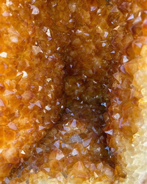 We have more Citrine geodes now listed 💜 Spectacular! Some really lovely ones 🔮😍💛 Some magical and truly unique fabulous pieces - take a look Here are just a few pics of new stock Delivery only takes a few days to reach you, prices to suit all budgets ☺️ Click for to see citrine (burnt amethyst) geode pairs👇🏻💜 https://jewelcrystals.co.uk/product-category/geodes/citrine-geodes/ The website has all prices, sizes etc so take a look Follow / like our page for regular stock updates @je... Citrine Geode, Orange Honey, Amethyst Geode, Lemon Quartz, Quartz Crystals, Look Here, Large Crystals, French Inspired, Crystal Cluster