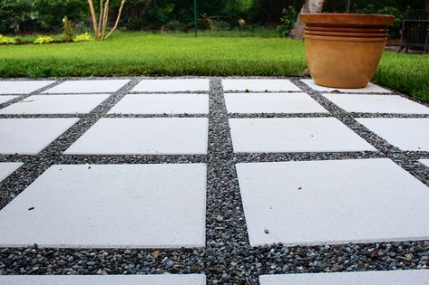 Home Project // Backyard Patio Makeover Backyard Patio Makeover, Pebble Patio, Patio Ideas Backyard, Patio Aesthetic, Patio Plan, Concrete Backyard, Patio Gardening, Patio Decorations, Small Backyards