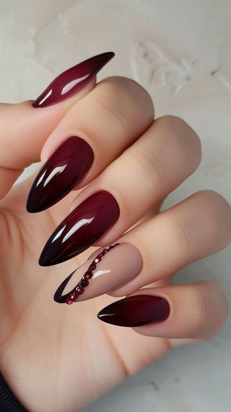 Unique Acrylic Nail Designs, Dark Nail Art, Beach Nail Designs, Maroon Nails, Matte Nails Design, Almond Nails Designs, Burgundy Nails, Unique Acrylic Nails, Fall Nail Art