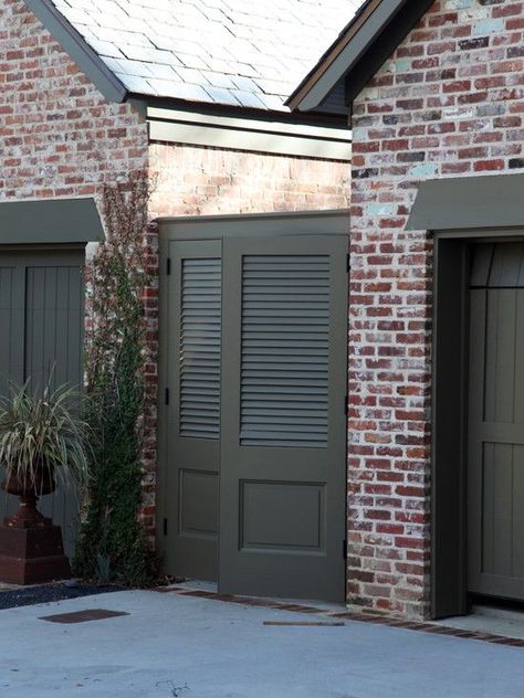 Exterior Recycled Brick House Paint Color Design, Pictures, Remodel, Decor and Ideas - page 2 Brick House Trim, Brick Paint Colors, Exterior Paint Colours, Brick House Colors, Scandinavian Exterior Design, Best Exterior Paint, Brick Interior, House Shutters, House Trim