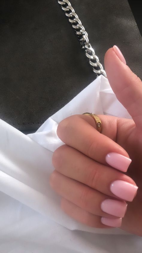 Clean Girl Nails Acrylic, Clean Basic Nails, Pink Nails Basic Design, Clean Plain Nails, Basic Shellac Nails, Minimalist Short Square Nails, Square Nails Biab, Clean Nails Aesthetic Short, Classy Square Nail Designs