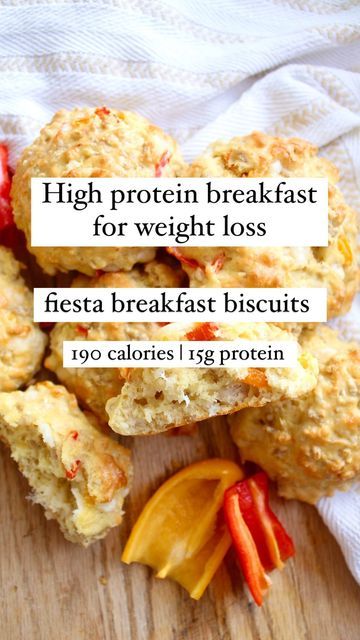 Camille | high protein weight loss recipes on Instagram: "High protein breakfast for weight loss: fiesta breakfast biscuits (190 calories, 15g protein). Follow @camille_inthekitchen for more high protein weight loss recipes! WHAT YOU NEED: -1.5 cups almond flour -4 eggs -8 oz ground chicken -½ cup chopped peppers -½ cup low fat Mexican cheese blend -1 tbsp chili powder (optional) -1 tbsp fajita or taco seasoning (optional) -s+p -2 tsp baking powder HOW TO MAKE: -Preheat oven to 400 and line baking sheet with parchment paper. -In a skillet, cook ground chicken and season with s+p. Set aside to cool. -Whisk eggs in a large bowl. Add all other ingredients and season generously with s+p. -Form 7-10 dough balls (ice cream scooper works well) and bake in the oven for 10-12 minutes, High Protein Grits, Honey Turkey Breast, Macro Breakfast, Protein Biscuits, Breakfast Biscuit Recipe, Honey Turkey, Apple Breakfast, Breakfast Biscuits, Protein Meals