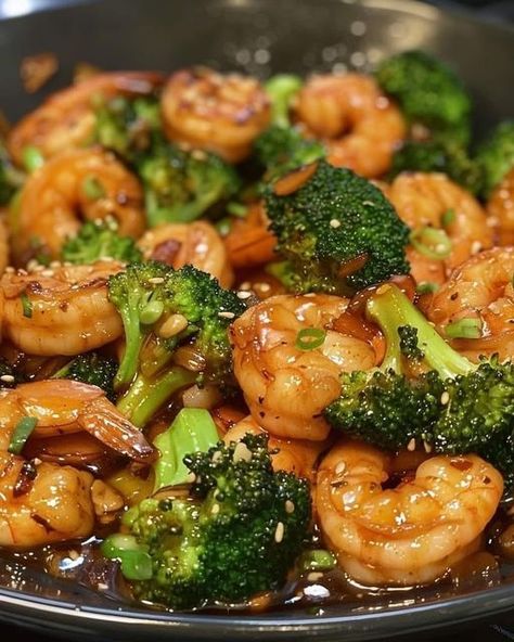 Shrimp and Broccoli Stir Fry in Garlic Sauce Shrimp Broccoli Stir Fry, Recipes Shrimp, Shrimp Stir Fry, Shrimp And Broccoli, Broccoli Stir Fry, Diet Recipes Easy, Salad With Sweet Potato, Fried Shrimp, Garlic Shrimp