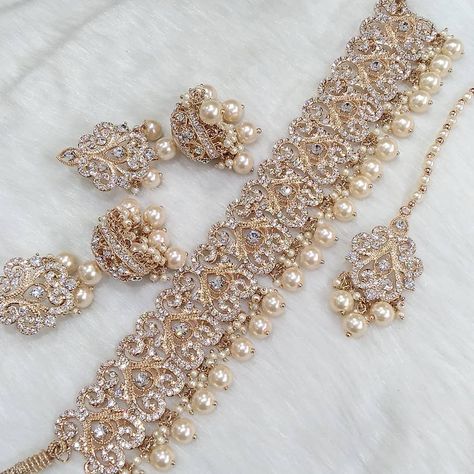 3,569 Likes, 84 Comments - Indian Kundan Jewellery (@glamjewelrys) on Instagram: “Rose Gold Finish Crystal Choker Set FOLLOW us 👉 @glamjewelrys @glamjewelrys • For price or to buy…” Desi Jwellary, Pakistani Wedding Jewelry Sets Gold, Pakistani Jewellery Design, Nikkah Jewelry Set, Desi Jewelry Simple, Pakistani Bridal Jewelry Sets Brides, Pakistani Jewelry Simple, Pakistani Gold Jewellery Design, Desi Wedding Jewelry