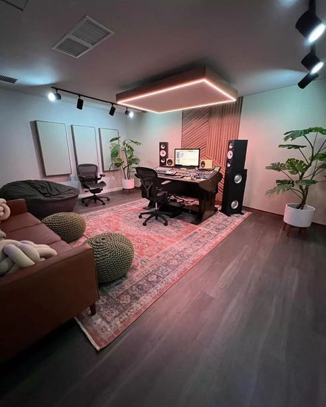 Studio Room Aesthetic, Music Studio Room Aesthetic, Music Studio Bedroom, Home Music Studio Ideas, Bedroom Music Studio, Studio Room Design, Home Studio Design, Home Recording Studio Setup, Recording Studio Setup