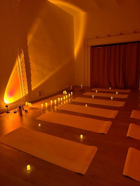 Candle Light Yoga, Yoga Aesthetic Studio, Spiritual Room Aesthetic Bedroom, Yoga Classes Aesthetic, Yoga Lifestyle Aesthetic, Colorful Yoga Studio, Meditation Room Aesthetic, Yoga Event Ideas, Light Energy Aesthetic