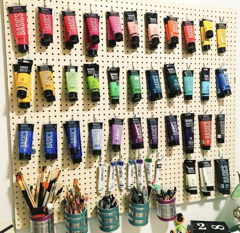 Pegboard Ideas Art Studio, Peg Board Paint Storage, Peg Board Art Storage, Peg Board Painting, Peg Board Art Supplies, Diy Art Space, Diy Paint Holder, Acrylic Paint Organization, Peg Board Art