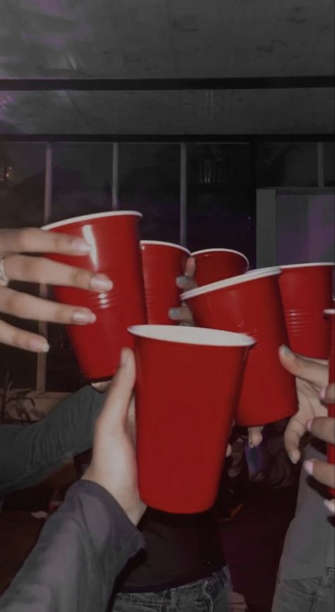 Red Solo Cup Aesthetic, Frat Aesthetic, Teen Party Aesthetic, Frat Party Aesthetic, Lia Zhang, College House Party, College Life Aesthetic, Red Cup Party, Solo Cups Party