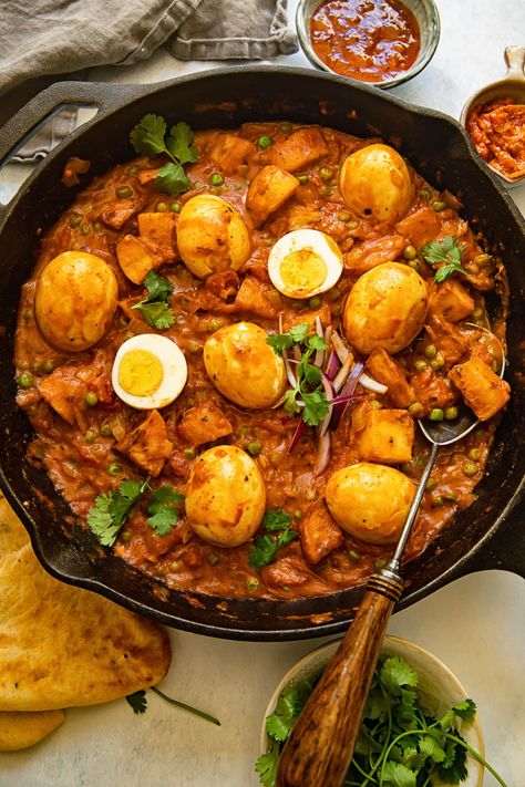 Egg And Potato Curry Recipe, Curried Eggs Recipes, Curry Peas, Curried Eggs, Vegetable Curries, Chicken And Leek Pie, Veggie Dinners, Cottagecore Recipes, Egg Masala