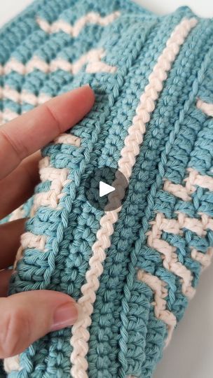 7.4K views · 722 reactions | How to crochet the Zig Zag Slip Stitch Join 🧶  I used this join to join both parts of my Blooming Bag, and I love the look of it 🥰  Just curious, do you know and have you ever used the Zig Zag Slip Stitch Join?  Pattern: Blooming Bag, available in my shops.  #zigzagslipsstitchjoin #tutorial #mozaiekhaken #mosaiccrochet #mozaiekdeken #mosaicblanket #mosaicsquare #mozaiekvierkantje #haken #crochet #häkeln #virka #hekle #hækle #mormorsrutor #virkning #instacrochet #crochê #crochetaddict #orgü #hakeniship #virkat #uncinetto #ganchillo #crochetaddict #instahaken #crocheteveryday #crochetlove #crochetinspo #relaxandcrochet #ilovecrochet | Carolien - Created by Carolien Zig Zag Crochet, How To Crochet, Slip Stitch, Have You Ever, Zig Zag, Handmade Crochet, Helpful Hints, Mosaic, Crochet Patterns