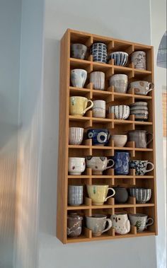 Shelf Display, Apartment Decor Inspiration, Dream House Decor, Dream Home Design, Home Decor Kitchen, House Inspiration, House Rooms, Cozy House, Home Deco