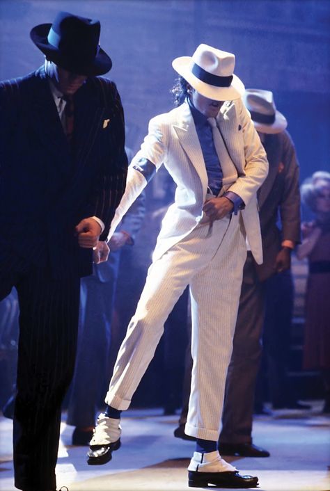 MJ Fans ♛ on Twitter: "Michael Jackson on the set of the “Smooth Criminal” short film… " Hee Man, Jackson Bad, Joseph Jackson, Michael Jackson Bad, King Of Pop, Michael Jackson Pics, King Of Music, Liam Neeson, Jackson 5