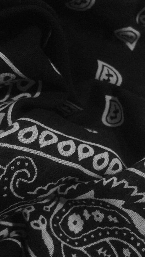 Bandana Aesthetic Wallpaper, Black Bandana Aesthetic, Gangsta Backgrounds, Crip Bandana, Bandana Wallpaper, Bandana Outfit, Anime Wallpaper 1920x1080, Cute Dreads, Family Reunion Planning