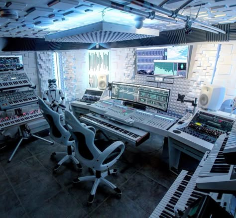 Music Studios Home, Music Studio Control Room, Futuristic Music Studio, Music Studio Room Luxury, Producer Setup, Music Studio Ideas, Music Studio Room Design, Home Recording Studio Setup Ideas, Rapper Lifestyle