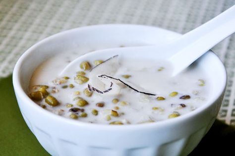 Earlier this week, a reader inquired about more uses for mung beans. Like several of you, my thoughts turned to Asian-style sweet mung bean soup. Sweet Corn Pudding, Vietnamese Desserts, Vegetarian Pho, Dessert Soup, Vietnamese Dessert, Sweet Soup, Recipe Soup, Mung Beans, Viet Food