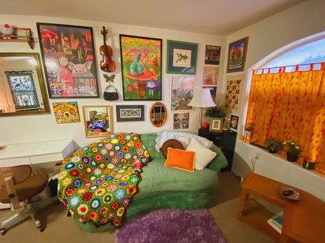 my bedroom/psychedelic/groovy/retro room/indie room/hannah.loveland/ Funky Bedroom Inspirations, Room Ideas 70s, Bedroom Decor 70s, 70s Bedroom Ideas Retro, 70s Rooms Bedrooms, 70s Home Decor Bedroom, Groovy Living Room Ideas, Maximalist Retro Bedroom, 70s Room Aesthetic Retro