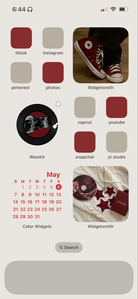 Red Star Homescreen, Cream And Red Homescreen, Red Phone Screen Aesthetic, Wine Red Homescreen, Phone Cases That Look Good With Red Phones, Classical Art Homescreen Layout, Red Iphone Widget Aesthetic, Red Ios Homescreen Ideas, Iphone App Layout Red