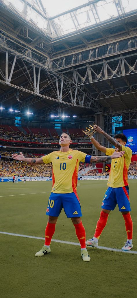 Colombia Soccer Wallpaper, Soccer Celebrations, James Rodriguez Wallpapers, Football Players Wallpaper, Football Players Pictures, Wallpaper Soccer, James Rodriquez, Colombia Football, Football Wallpaper Iphone