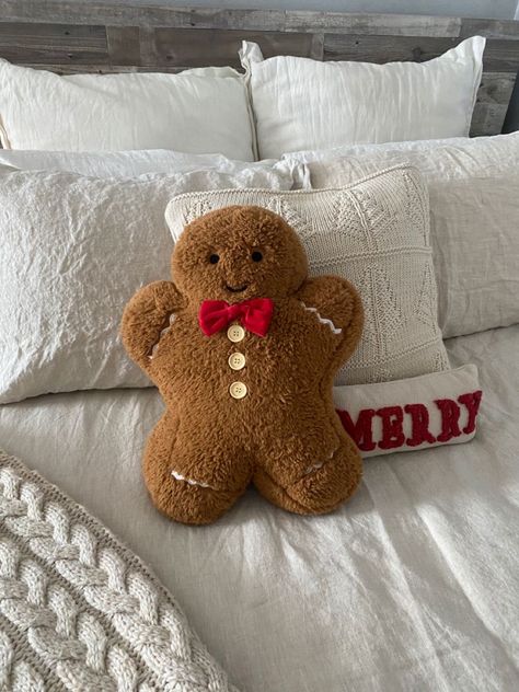 777 Teddy Bear, Pillows, Bed, Christmas, Red, White