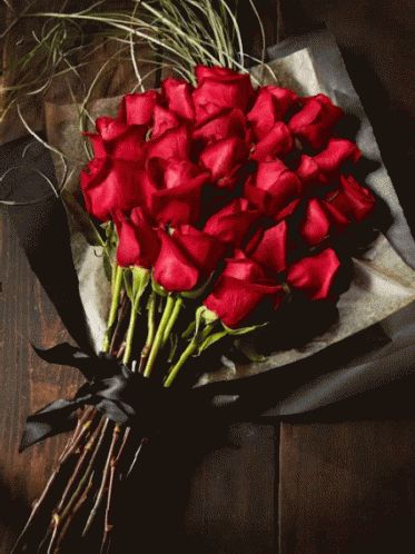 Flowers Roses GIF - Flowers Roses Rippling - Discover & Share GIFs Love Rose Flower, Beautiful Bouquet Of Flowers, Beautiful Rose Flowers, Morning Flowers, Love Rose, Good Morning Flowers, Good Morning Greetings, Morning Greeting, Beautiful Bouquet