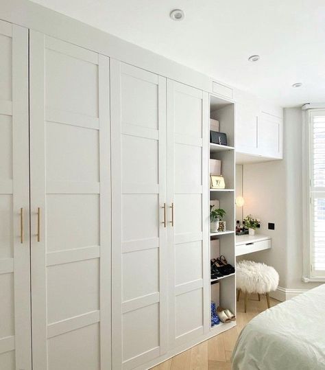 Small Wall Closet Ideas Bedroom, Bedroom With Wardrobe Ideas, Wardrobe Wall In Bedroom, Small Couple Bedroom Ideas, Small Bedroom Wardrobe Ideas, Bedroom Ideas Wardrobe, Bedroom Primary, Bedroom Luxurious, Colors Bedroom