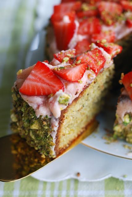 Wednesdays are becoming my favourite day of the week. As I Pistachio And Strawberry Cake, Strawberry And Pistachio Cake, Strawberry Pistachio Cake, Pistachio Strawberry Cake, Easy Strawberry Cake Recipe, Recipe With Strawberries, Easy Strawberry Cake, Strawberry Pistachio, Easy Cake Recipe