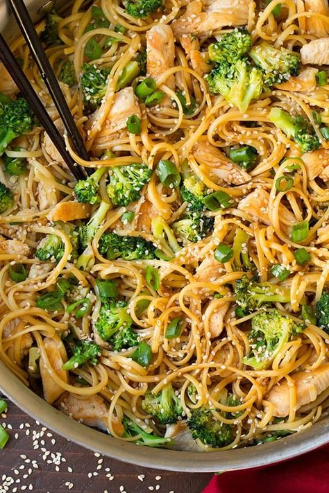 Broccoli And Noodles, Sesame Noodles With Chicken, Meatless Entrees, Noodles With Chicken, Sesame Noodles, Chicken And Broccoli, Lo Mein, Sesame Seed, Dinner Guests