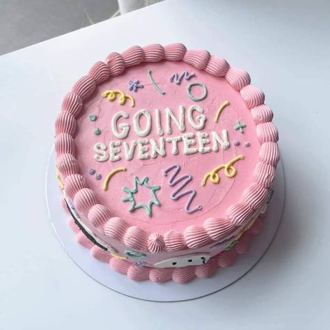 Going 17 Cake, Seventeen Cake Design Kpop, Svt Cakes Ideas, Svt Inspired Cake, Cake Designs 16, Seventeen Themed Cake, Going Svt Cake, Svt Cakes, Seventeen Bday Cake