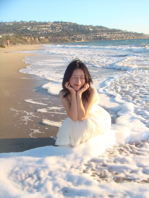 beach photoshoot | beach modeling poses | beach inspo | sea photos | shoreline | lamp | wave to earth | aesthetic | beach dress | asian | igari | japanese inspo | korean inspo | digicam | sony cybershot | ichiko aoba Kpop Beach Photoshoot, Photos Ideas At Beach, Pose Inspo Beach, Cute Beach Photoshoot, Inspo Photoshoot Ideas, Digicam Beach Pics, Digicam Photoshoot, Beach Ideas Photos, Ideas For Beach Photos