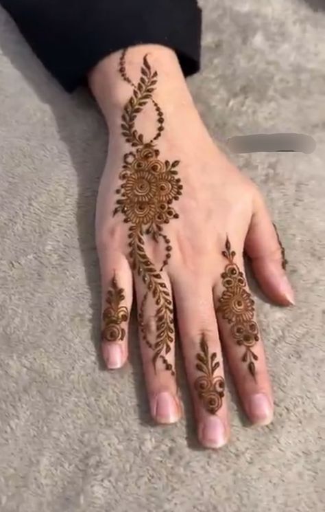 Black Mehndi, Finger Mehendi Designs, Mehndi Ideas, Henna Inspo, Henna Inspired Tattoos, Bird Template, Henna Ideas, Henna Tattoo Designs Hand, Legs Mehndi Design