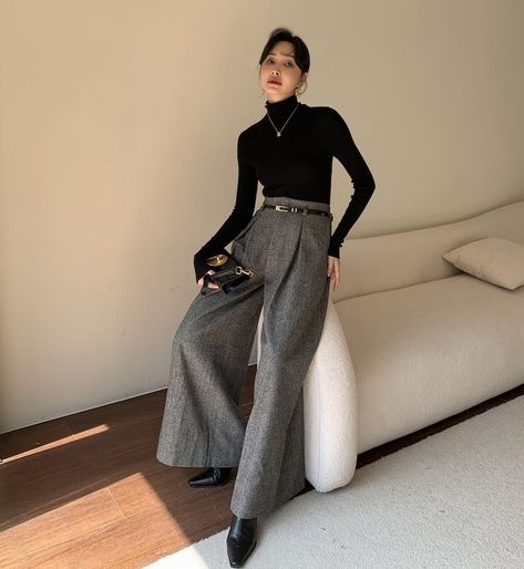 Elegant Pants Outfit, Stylish Office Outfits Women, Stylish Office Outfits, Wide Pants Outfit, Wide Leg Trousers Outfit, Grey Pants Outfit, Wide Leg Pants Outfit, Trousers Women Wide Leg, Winter Pants Outfit