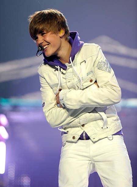 Justin Bieber My World Tour Madison Square Garden Pictures and Photos - Getty Images Justin Bieber 2009, Justin Bieber My World, Justin Bieber Baby, Justin Baby, Justin Bieber Posters, Justin Bieber Images, Purple Outfit, Justin Bieber Wallpaper, Justin Hailey