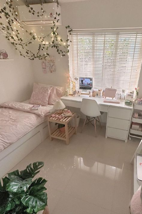 Simple Girly Room Decor, Bedroom Decor Light Pink, Desk And Bedroom Ideas, Reading Corner Room Aesthetic, Dream Rooms Small Bedrooms, Garage Room Conversion Bedrooms, Cute Study Space, Ascetic Room Ideas, Pink Kpop Room Ideas