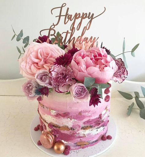 1,576 отметок «Нравится», 15 комментариев — Aust Cake Decorating Network (@austcakedecoratingnetwork) в Instagram: «Gorgeous birthday cake made by @sweetdaisymay! Look at those pretty fresh flowers! 🌸🌸🌸 #regrann…» Cake And Flowers, Birthday Cake Roses, Birthday Wishes Flowers, Birthday Cake With Flowers, Happy Birthday Wishes Cake, Gorgeous Birthday, Happy Birthday Cake Images, Birthday Wishes Cake, Birthday Wishes And Images