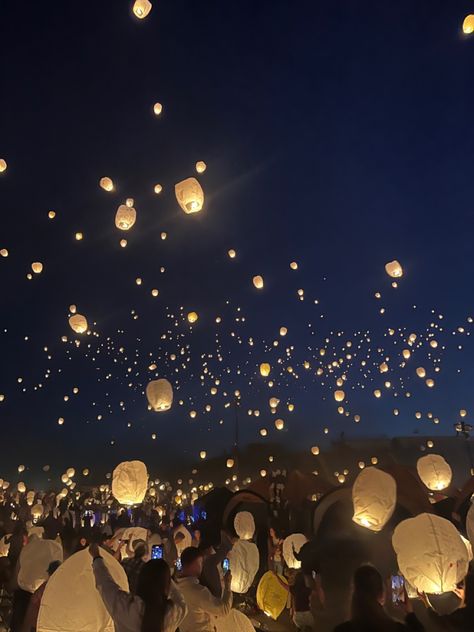 Lampion Aesthetic, Floating Lanterns, Floating Lights, Lantern Festival, In Another Life, Teenage Dream, Future Life, Pretty Places, Summer Aesthetic