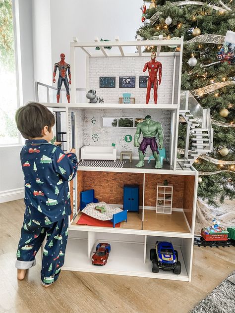 Doll House For Boys Diy, Boy Dollhouse, Doll House For Boys, Diy Superhero, Dino Theme, Superhero Dolls, Kids Doll House, Diy Barbie House, Dollhouse Diy