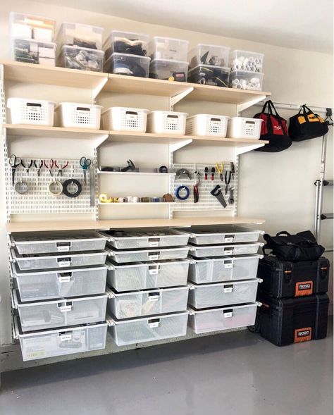 Garage Storage Ideas Shelves, Garage Drawers, Garage Work Station, Garage Shoe Storage, Organized Garage, Garage Storage Inspiration, Garage Organisation, Beer Wall, Clean Garage