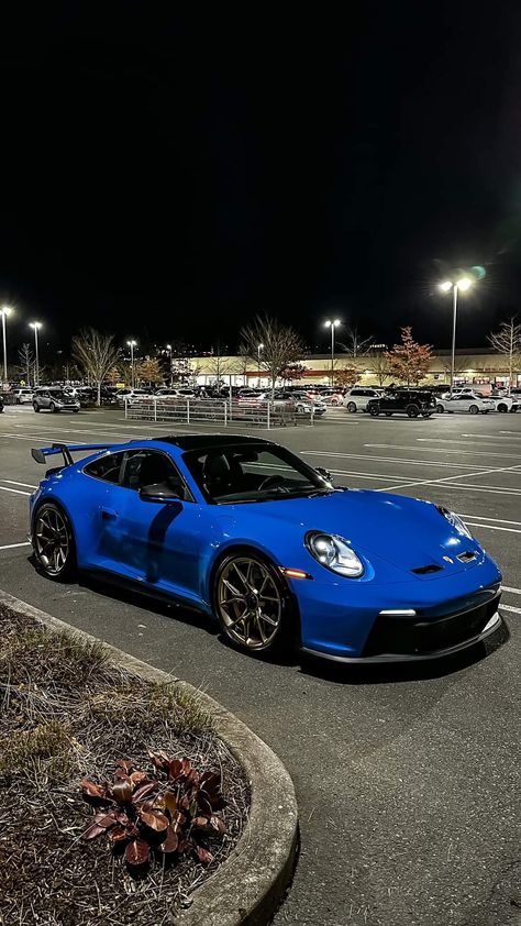 992 Porsche, Blue Car, Super Luxury Cars, Fancy Cars, Classic Porsche, Porsche Cars, Pretty Cars, Car Guys