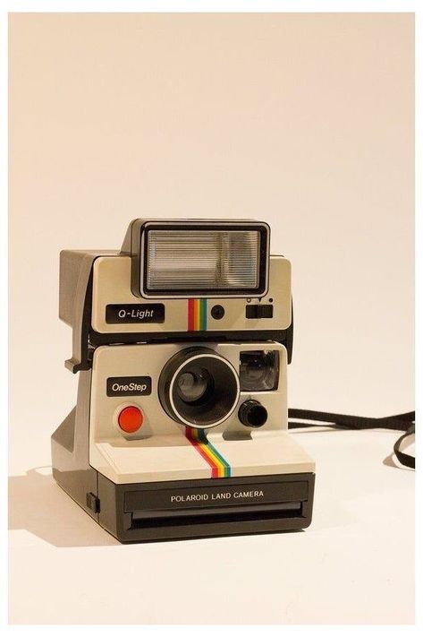 Camera History, Digital Camera Video, Retro Electronics, Instax Polaroid, Fotocamere Vintage, Vintage Polaroid Camera, Polaroid Cameras, Polaroid One Step, Laura Bailey