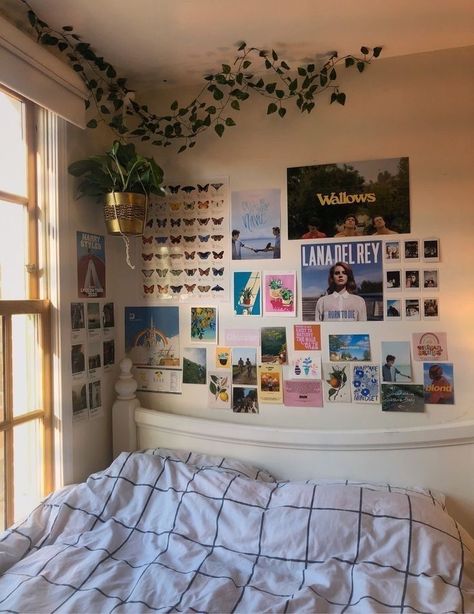 pinterest — 𝑜𝒽𝓃𝑜𝒸𝒶𝓇𝑜𝓁𝒾𝓃𝑒 Dorm Room Inspiration, Indie Room, Teen Room Decor, Redecorate Bedroom, Aesthetic Rooms, Dreamy Room, Teen Bedroom Decor, Cute Room Decor, Teen Room