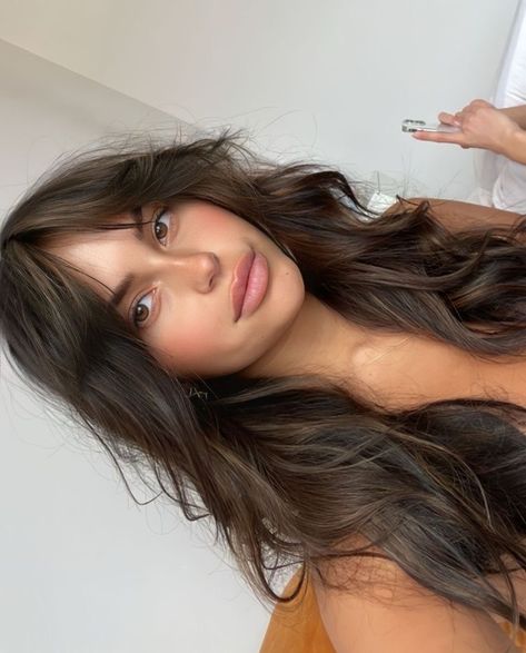 Chocolate brown Rambut Brunette, Brown Hair Looks, Brown Hair Inspo, Long Brown Hair, Long Hair With Bangs, Hair Makeover, Hair Inspiration Color, Hair Inspo Color, Brunette Hair