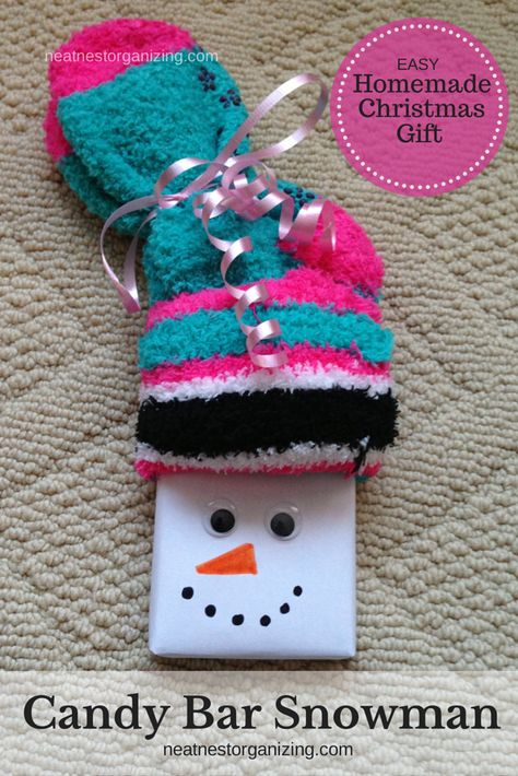 candy-bar-snowman cute xmas gift idea use butter soft socks Easy Homemade Christmas Gifts, Diy Stocking Stuffers, Diy Stockings, Free Christmas Gifts, Stocking Stuffers For Kids, Fuzzy Socks, Santa Gifts, Teacher Christmas Gifts, Christmas Gifts For Friends