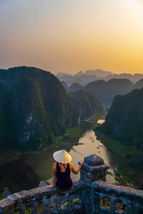 Cheap Places To Travel, Backpacking Asia, Halong Bay, Southeast Asia Travel, Vietnam Travel, Travel Alone, Ho Chi Minh, Travel Inspo, Asia Travel