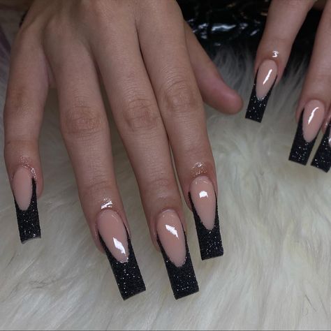 Black Glitter French Tip Acrylic Nails, Shiny Black French Tip Nails, Black Shiny Nails Acrylic, Nail Designs For Prom Black, Black Silver French Nails, Long Black Prom Nails, Deep Black French Tip Nails, Black And Silver Nails French Tip, Medium Length Black French Tip Nails