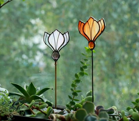 Roslynka - Etsy Canada Stain Glass Garden Stakes, Stained Glass Garden Stakes Patterns, Stained Glass Flower Patterns, Stained Glass Garden Stakes, Stained Glass Plant Stakes, Stained Glass Plants, Colorful Suncatcher, Stained Glass Garden Art, Garden Stick