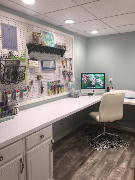 Pegboard Craft Room, Basement Craft Rooms, Sewing Room Design, Dream Craft Room, Craft Room Design, Desk Inspiration, Diy Craft Room, Scrapbook Room, Craft Room Decor