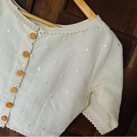 Mirror Work Top Design, Cotton Embroidery Blouse, White Cotton Blouse Designs, Off White Blouse Design, Chicken Blouse Designs Latest, White Blouse Ideas, Simple Cotton Blouse Designs, White Colour Blouse Design, Cotton Blouse Designs Latest Simple